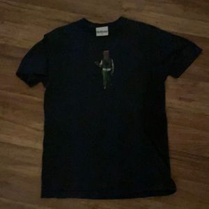 Dark blue medium skateboarding t-shirt